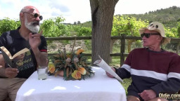 Oldje - Molly Cute - Cute Distraction - Episode 933